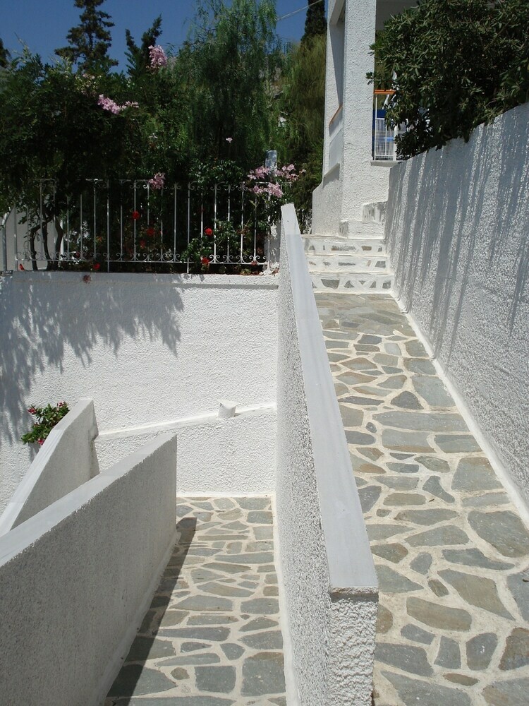 Aparthotel Tatsis Apartments