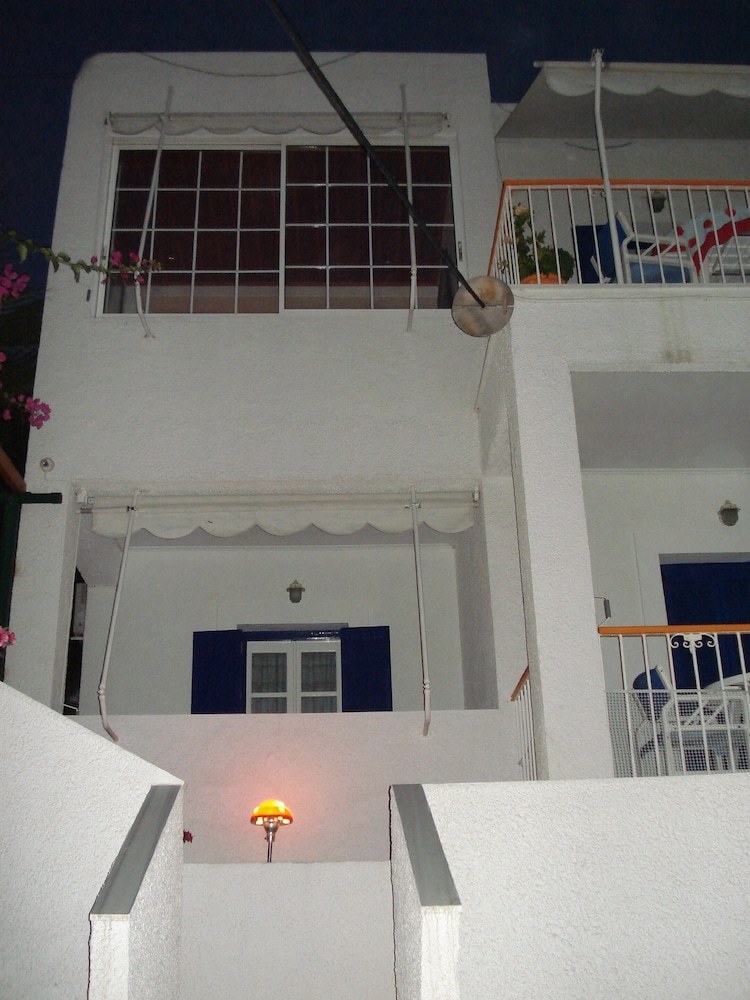 Aparthotel Tatsis Apartments