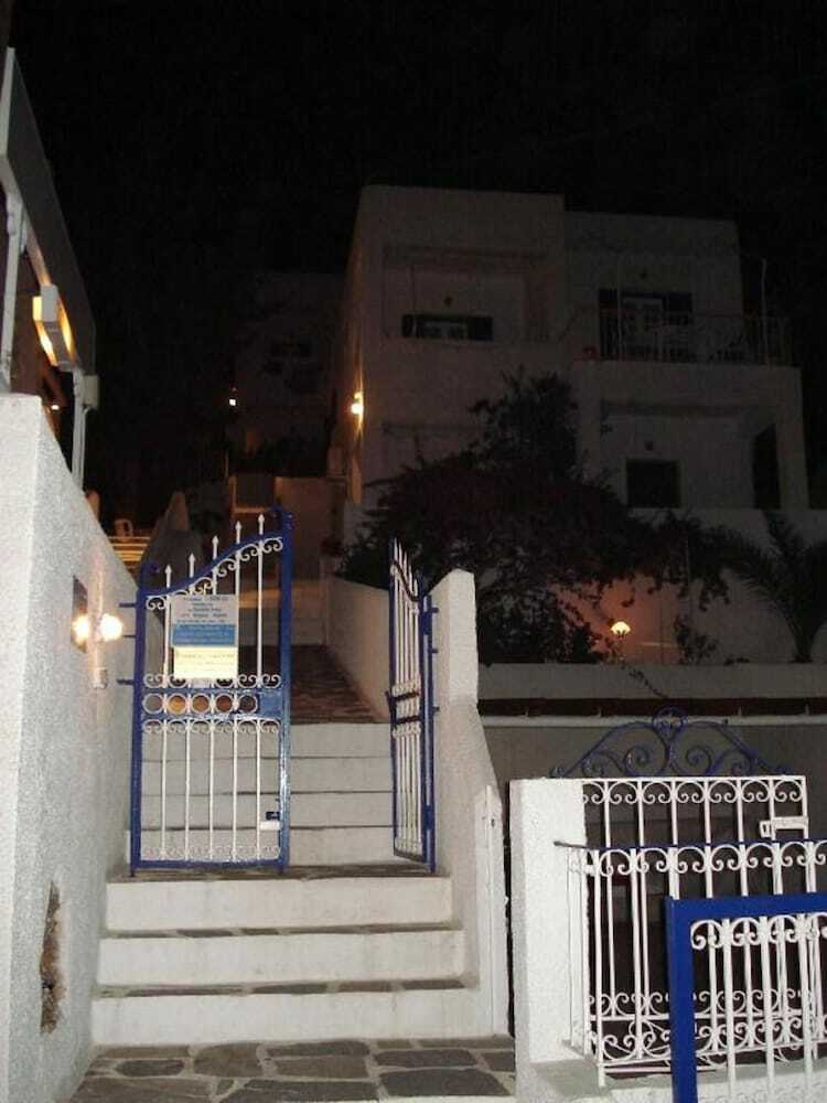 Aparthotel Tatsis Apartments