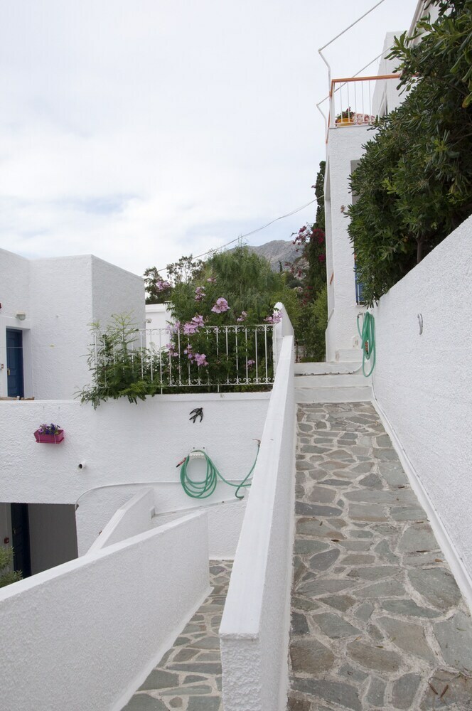 Aparthotel Tatsis Apartments