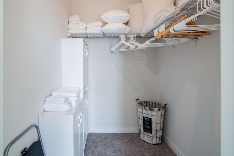 Hyatus Downtown At Yale - Stunning Luxury Apartments