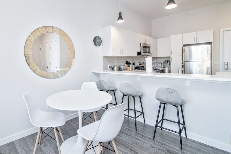 Hyatus Downtown At Yale - Stunning Luxury Apartments