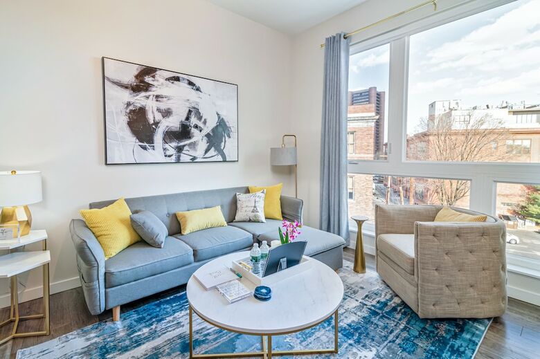 Hyatus Downtown At Yale - Stunning Luxury Apartments