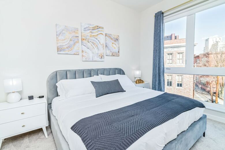 Hyatus Downtown At Yale - Stunning Luxury Apartments