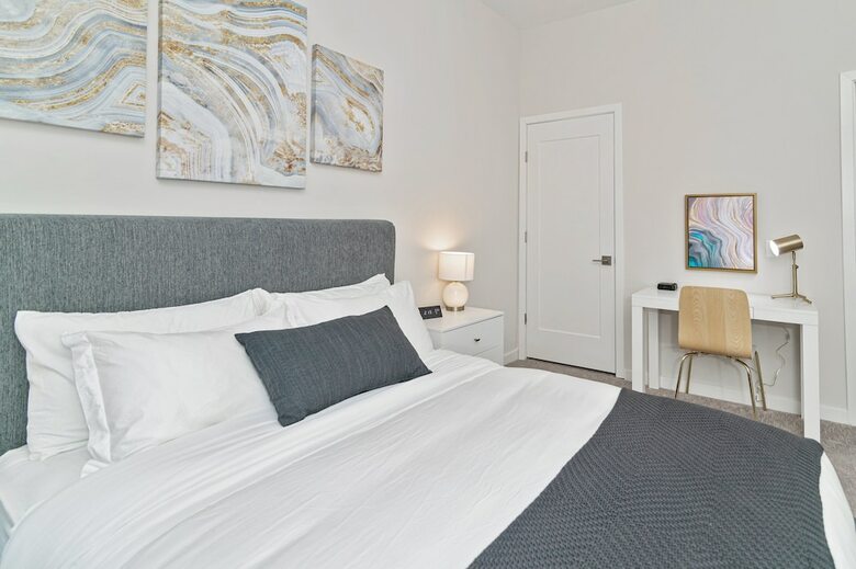 Hyatus Downtown At Yale - Stunning Luxury Apartments