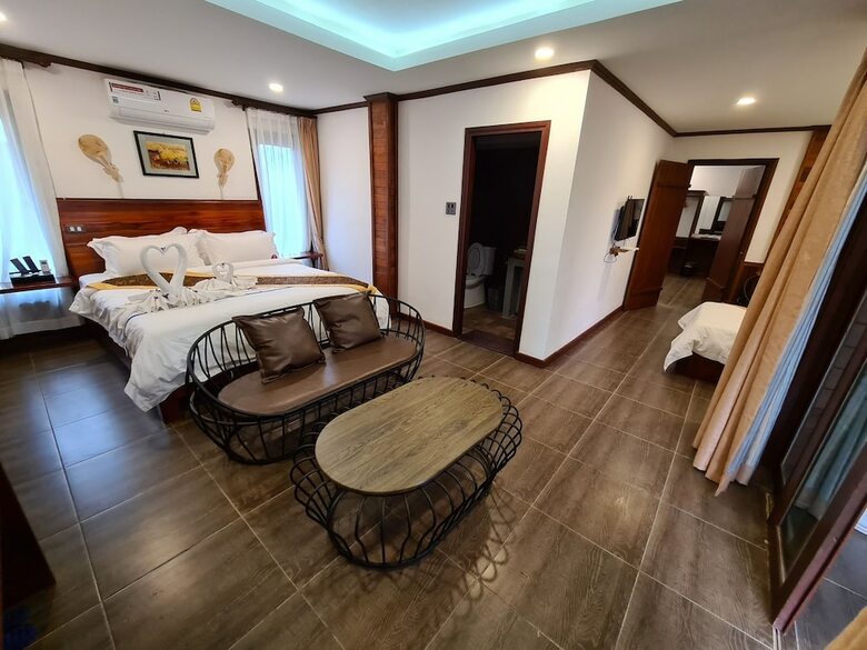 Lisha Grand Hotel