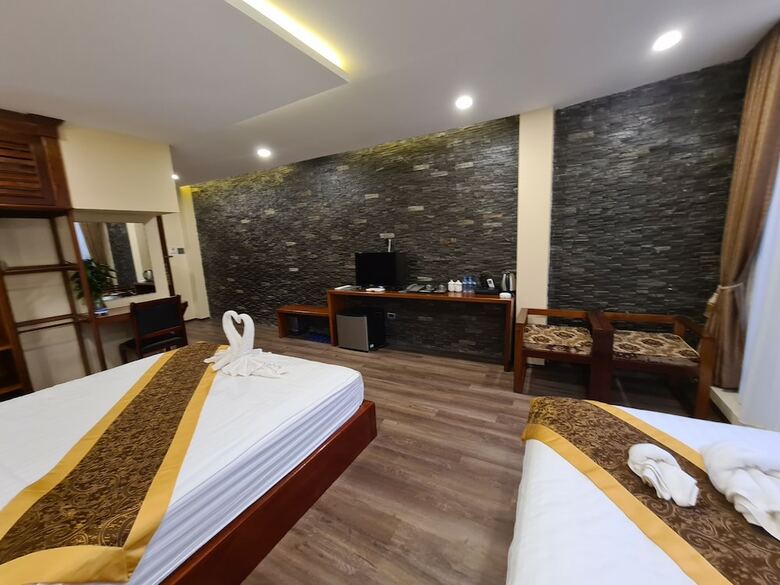 Lisha Grand Hotel
