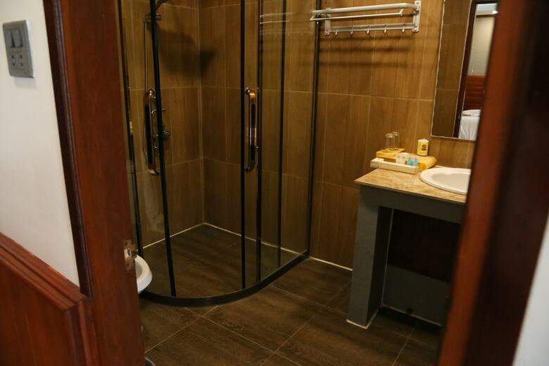 Lisha Grand Hotel