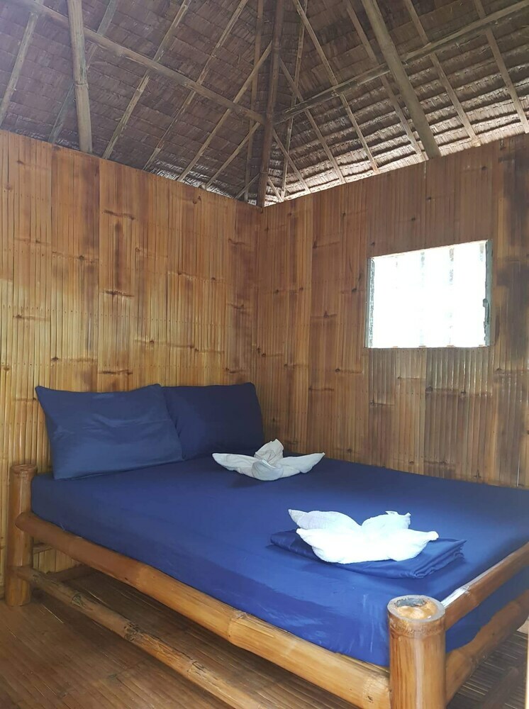 Hotel Nirvana Bamboo Houses