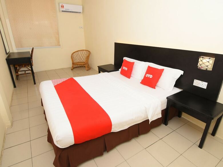 Oyo 89627 Hotel Sarina