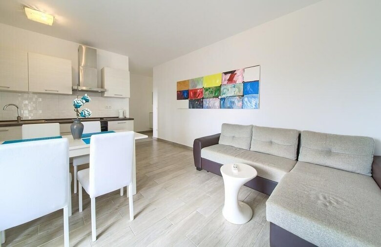 Apartments Mali Nono
