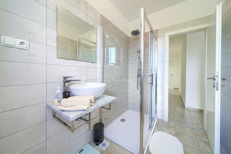 Apartments Mali Nono