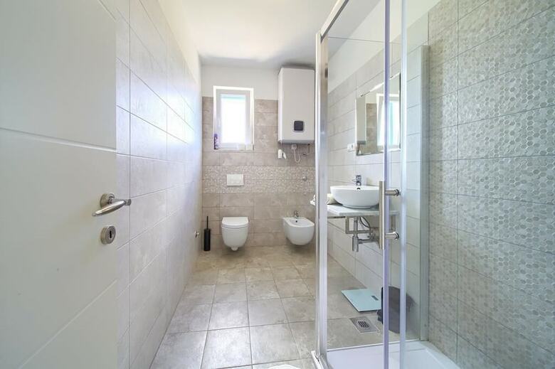 Apartments Mali Nono