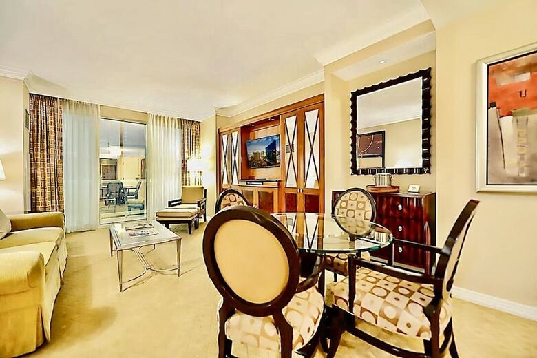 Hotel Abz Signature Suites