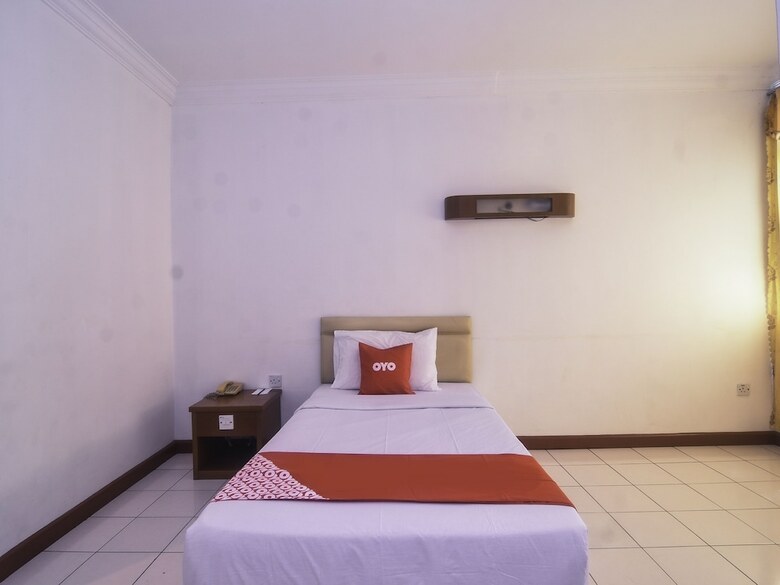 Hotel Oyo 89663 Theatre Inn