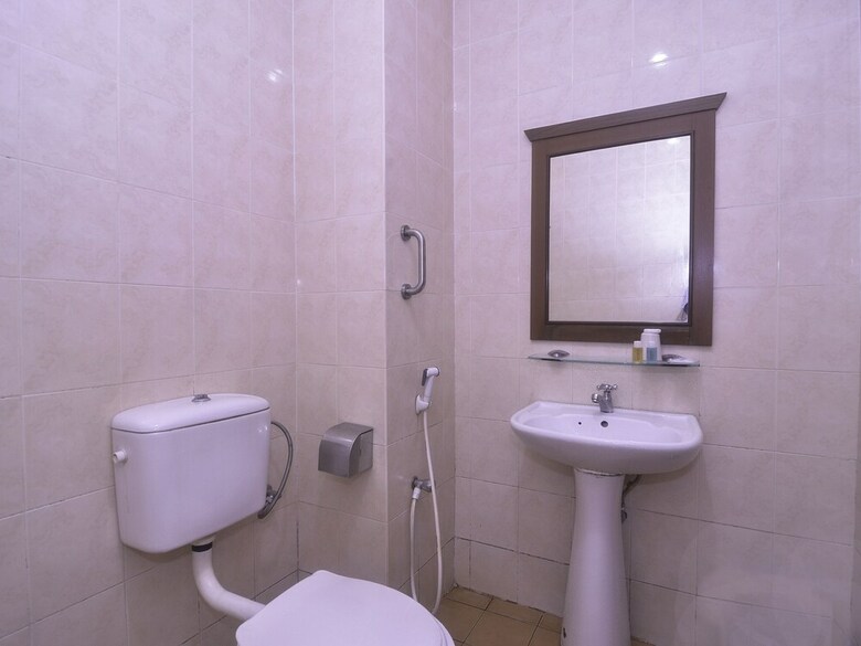 Hotel Oyo 89663 Theatre Inn