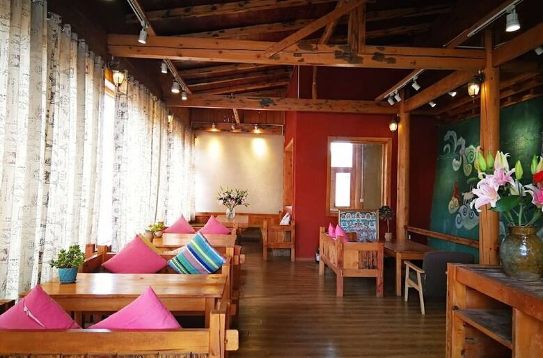 Tibetan-style Courtyard Hotel