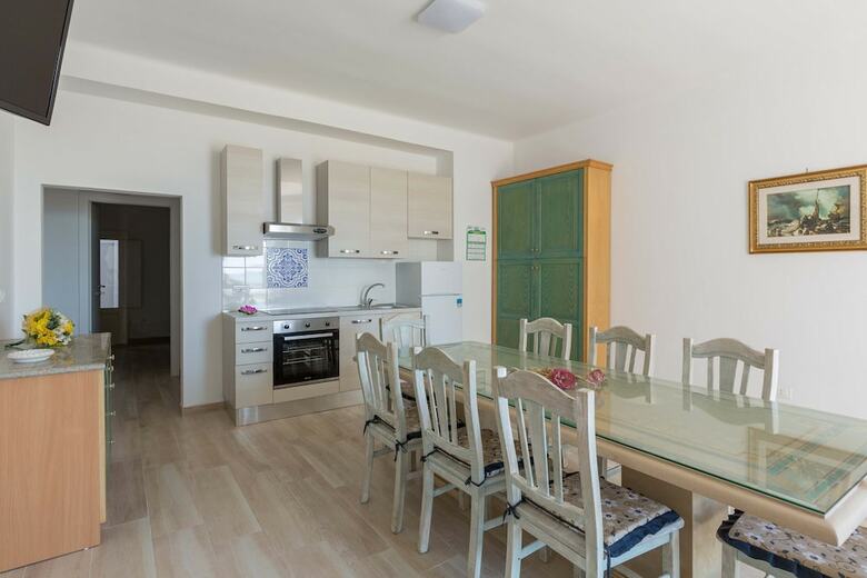 Viva Seaview Apartments