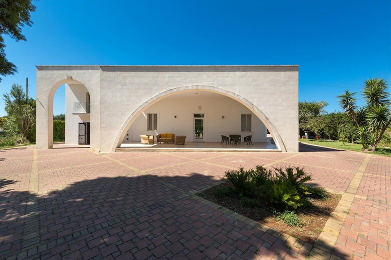 Villa Emary