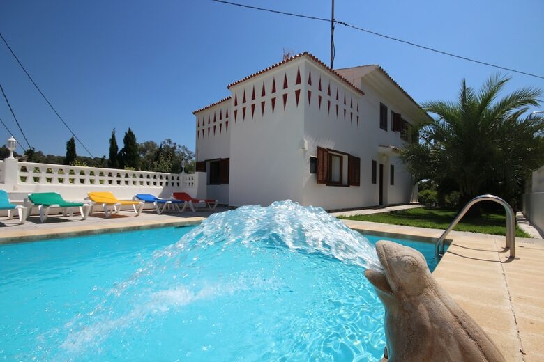 Only 100m To The Beach! Spacious Villa With Private Pool - 12 People