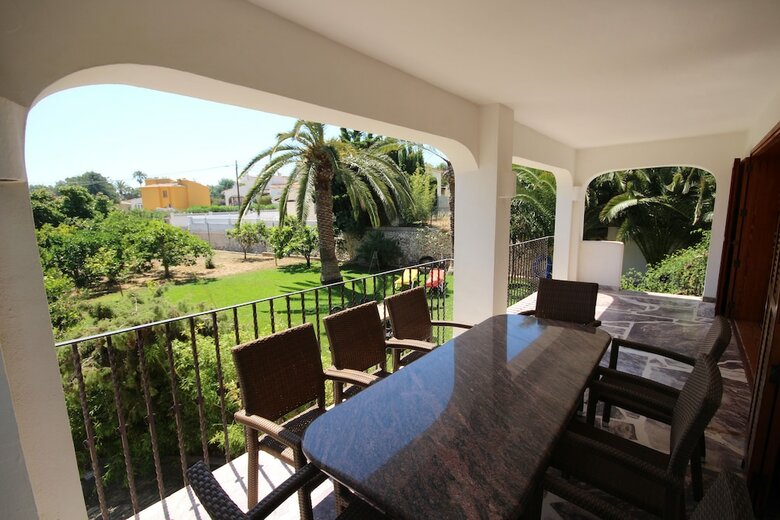 Only 100m To The Beach! Spacious Villa With Private Pool - 12 People