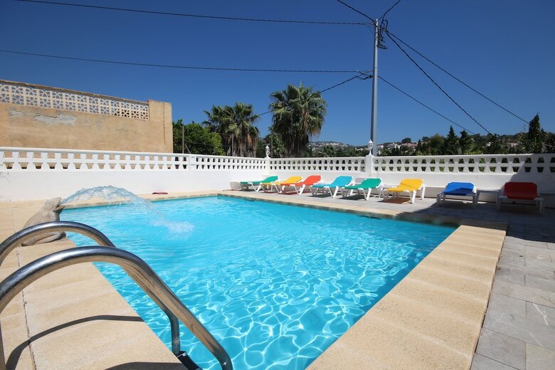 Only 100m To The Beach! Spacious Villa With Private Pool - 12 People