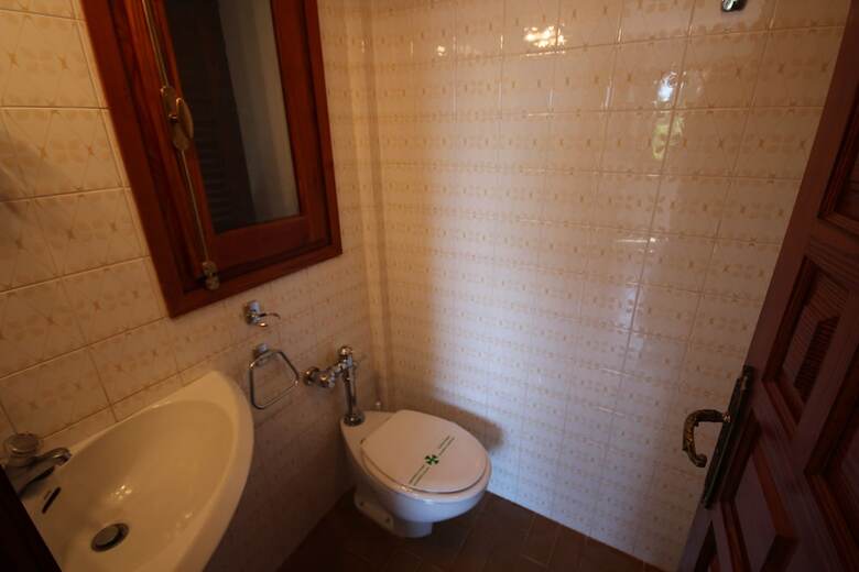 Only 100m To The Beach! Spacious Villa With Private Pool - 12 People