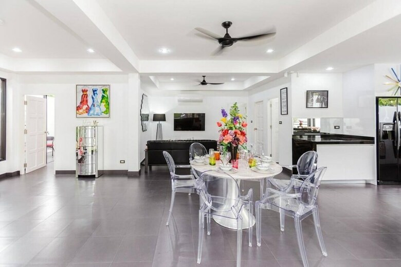 Naya Villa