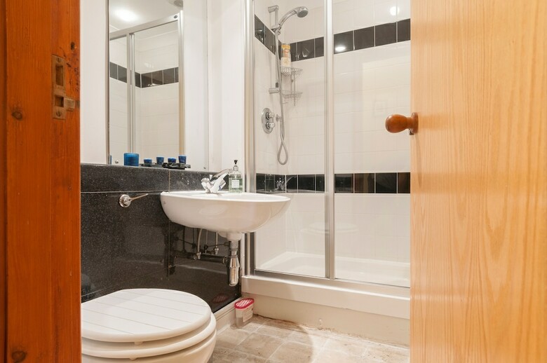 Apartamentos Dean Village With Private Parking