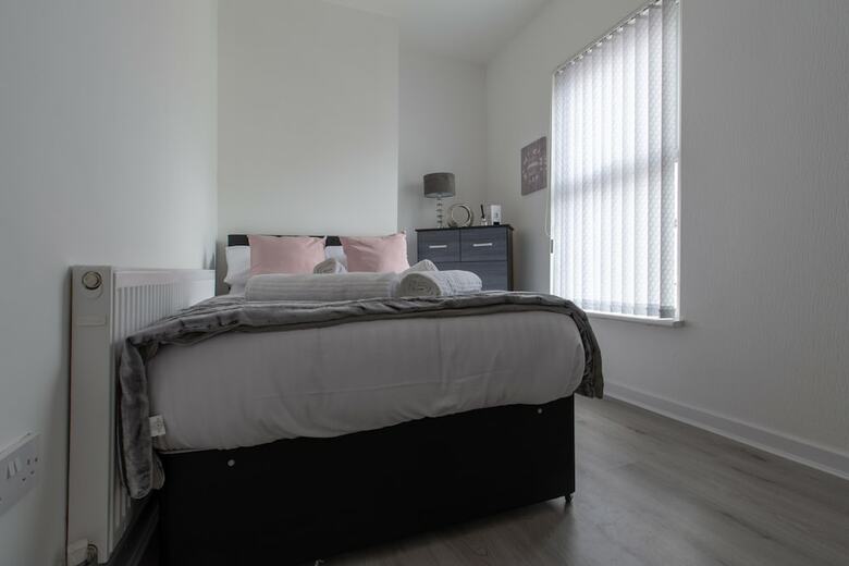 Lux Apartments 4 Bedroom House Sutcliffe