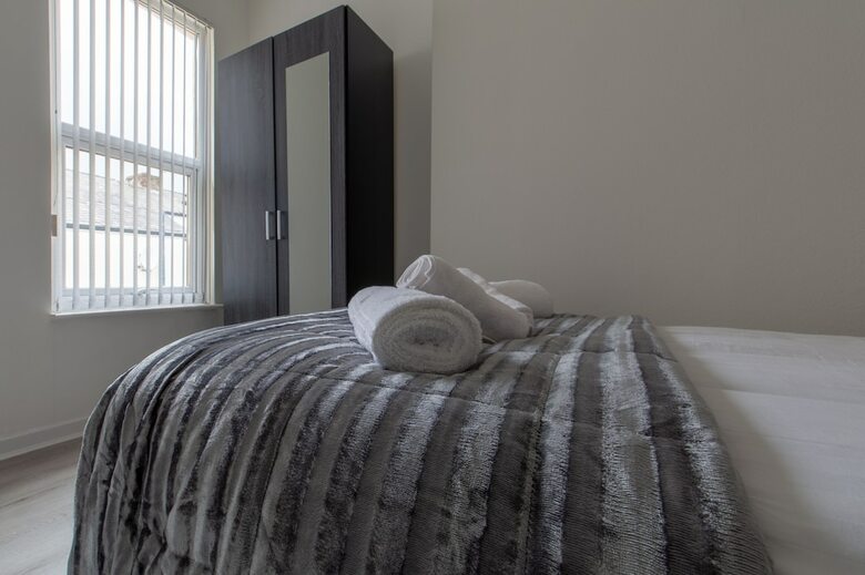 Lux Apartments 4 Bedroom House Sutcliffe