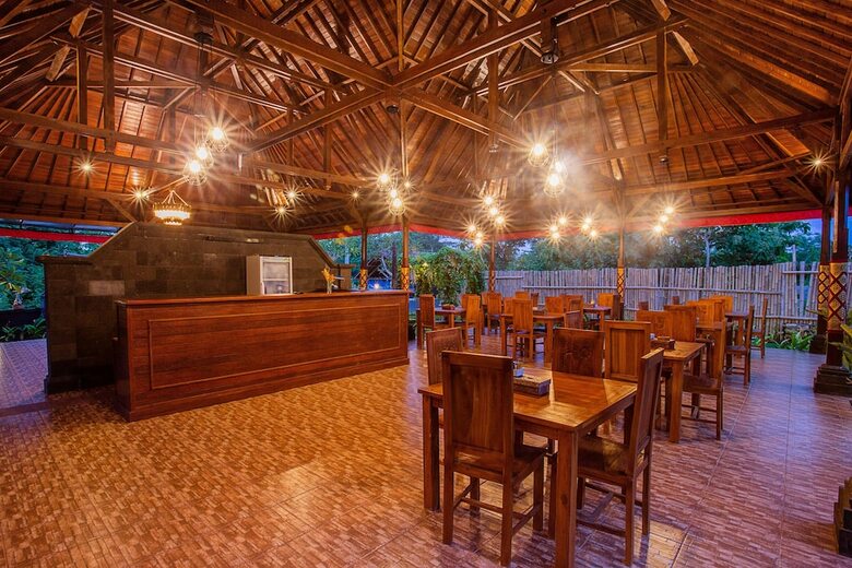 Bed & Breakfast Maharatu Villas