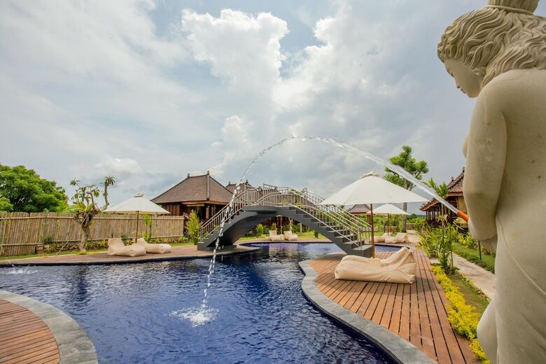 Bed & Breakfast Maharatu Villas