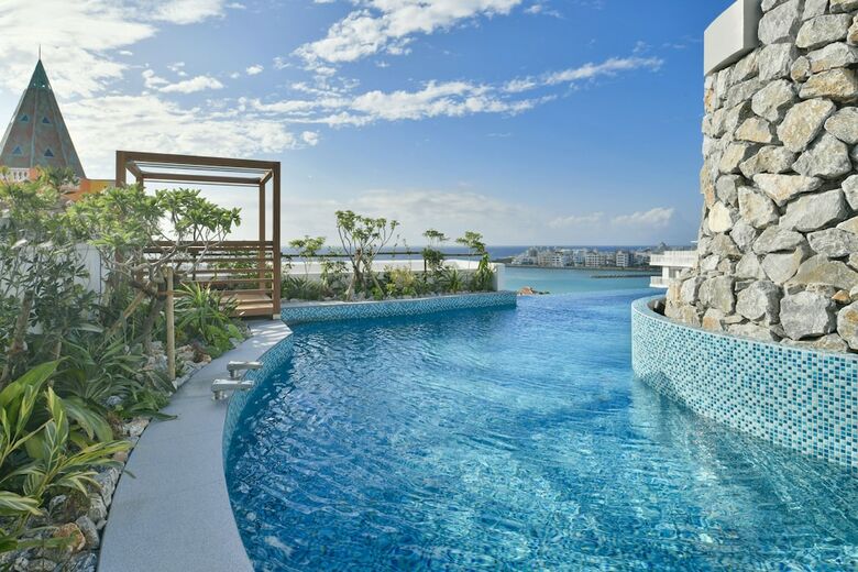 Hotel Lequ Okinawa Chatan Spa & Resort
