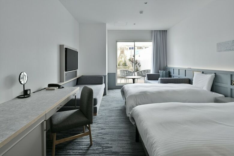 Hotel Lequ Okinawa Chatan Spa & Resort