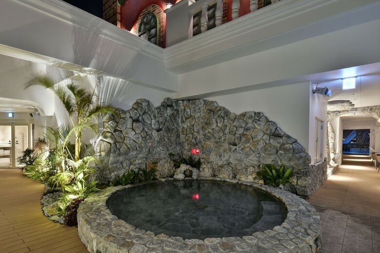 Hotel Lequ Okinawa Chatan Spa & Resort