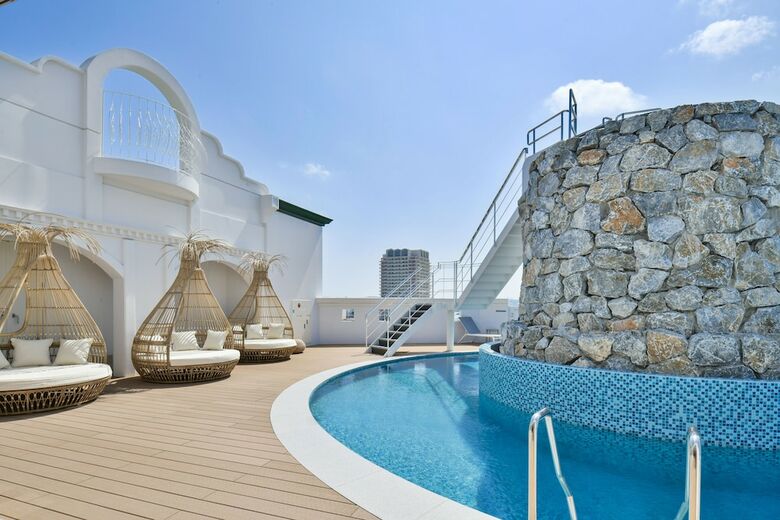 Hotel Lequ Okinawa Chatan Spa & Resort