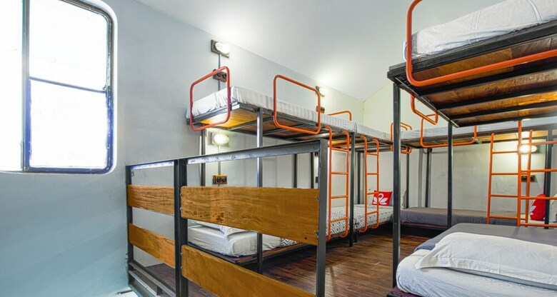 Hotel Zen Rooms Bunkbed Near Ugm