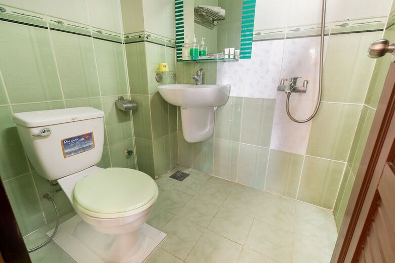 Oyo 551 Bao Tran Hotel