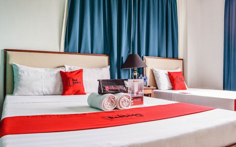 Hotel Reddoorz Plus Near Rizal Junction
