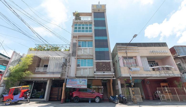Hotel Reddoorz Plus Near Rizal Junction