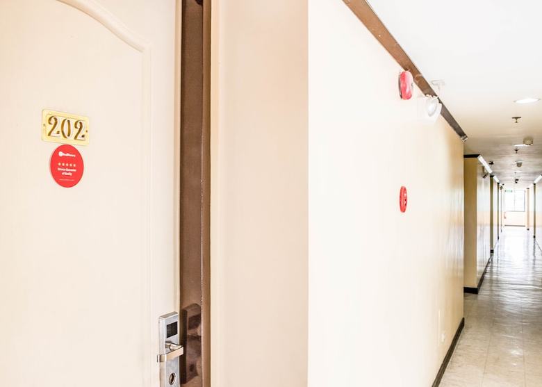 Hotel Reddoorz Plus Near Rizal Junction