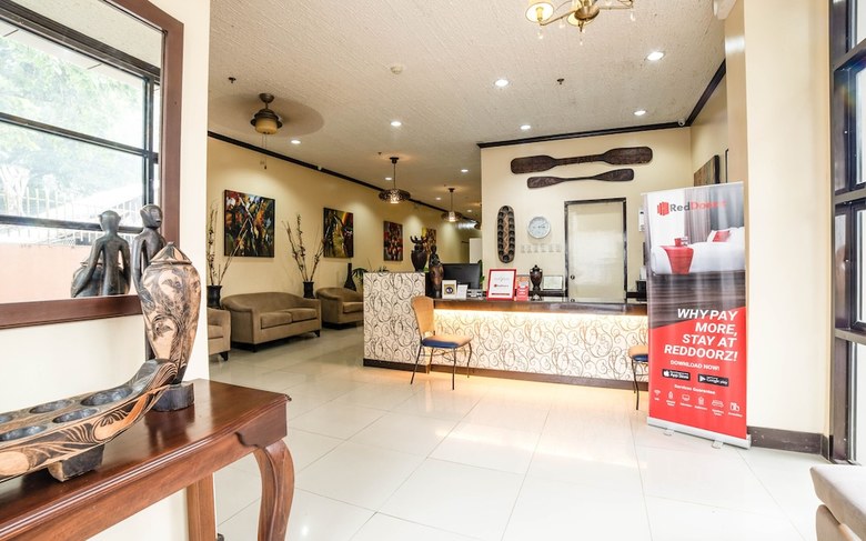 Hotel Reddoorz Plus Near Rizal Junction