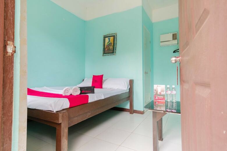 Hotel Reddoorz @ Dinagpan Street Coron