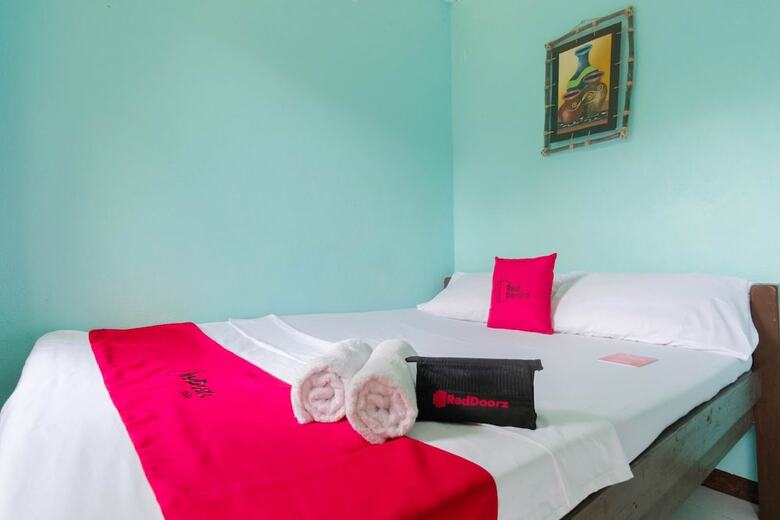 Hotel Reddoorz @ Dinagpan Street Coron