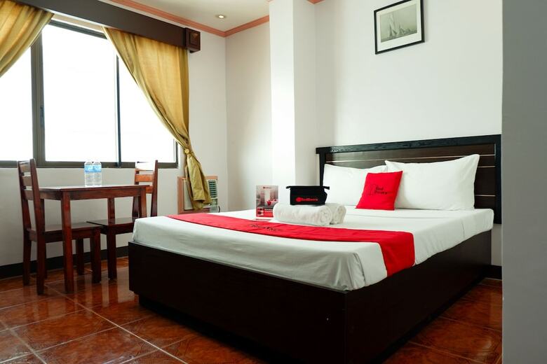 Hotel Reddoorz Near Maribago Barangay Hall