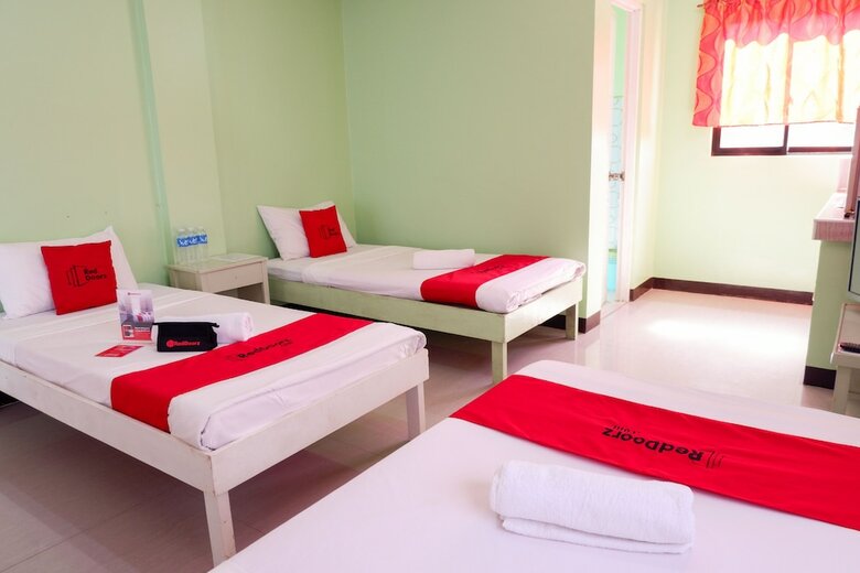 Hotel Reddoorz Near Maribago Barangay Hall
