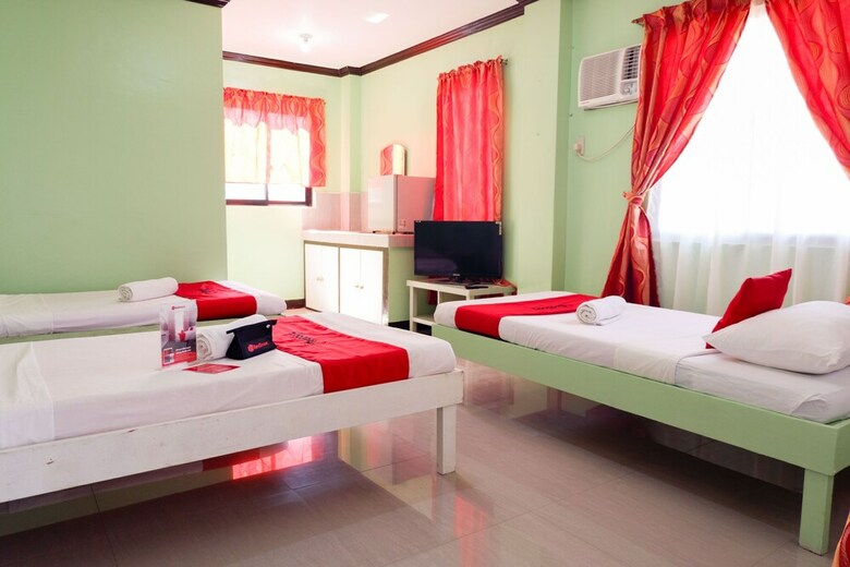 Hotel Reddoorz Near Maribago Barangay Hall