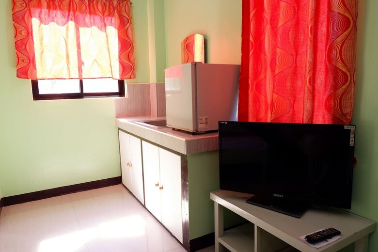 Hotel Reddoorz Near Maribago Barangay Hall