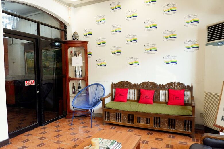 Hotel Reddoorz Near Maribago Barangay Hall